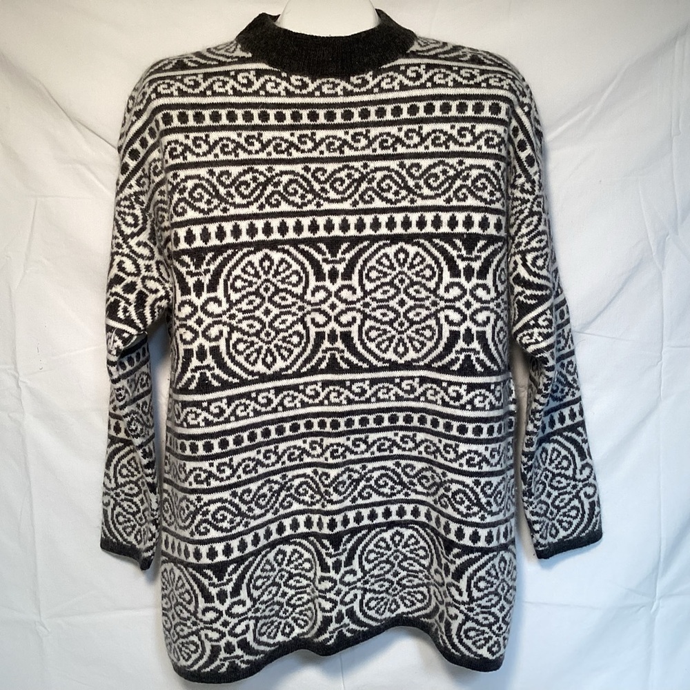 Maglia Donna Vintage Gray and White Geometric Fair Isle Pattern Women’s Sweater